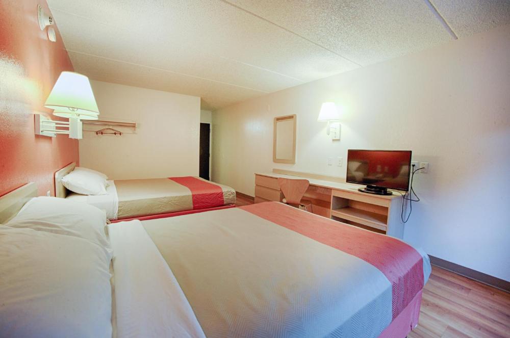 Double Room - Disability Access - Roll In Shower interior